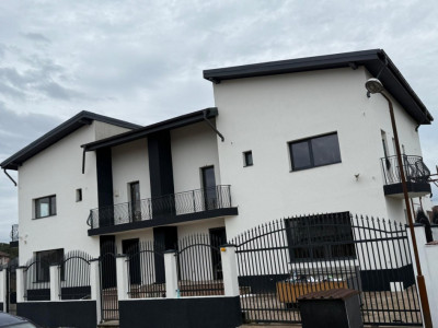 Vila duplex de vanzare spațioasă lângă Padurea Ileana