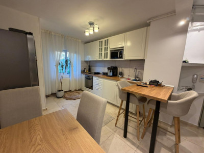 Apartament 3 camere de vânzare, Veteranilor - Dealul Tugulea