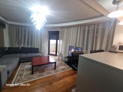 Apartament 3 camere de vânzare mobilat utilat complet, stradal Blv Decebal